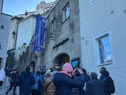 ケーブルカー乗り場前