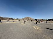 テオティワカンピラミッド