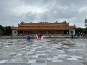 グエン朝王宮　結構広かった、民族衣装の女性がきれいでした。