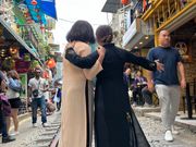 名物の列車が通る線路で