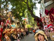 季節の物を売る通り