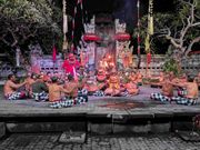 小規模のケチャダンスは又良し！小学生の女の子がかわいかった。