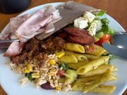 ランチの一例（バイキング）