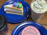 ヴィクトリアケーキ、スノーミルクシェイク(クリスマス限定)、ハッピーバースデーケーキ