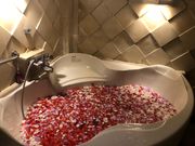 フラワーバスで優雅な気分に