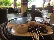 サテ。甘めのソースが美味しかったです。