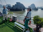 お昼を食べたあとのクルーズ船で