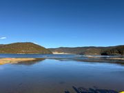 静かな時間が流れる普达措国家公园属都湖