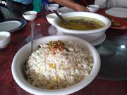 昼食（チャーハン、他にもある）