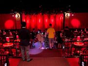 劇場入ってすぐ。雰囲気満点です。