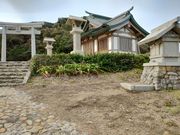 沖津宮遙拝所。ここから沖ノ島が見えます。ここからの沖ノ島よりも、もっと大きく見えるスポットにも案内し