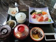 ランチは和食をお願いして、素敵なお店をご紹介していただけました。