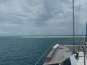 船から見える島