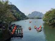 手漕ぎボートに揺られて1時間半ほど。