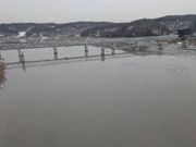 ゴンドラからイムジン川を望む