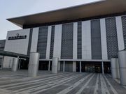 こちらから建物に入ります