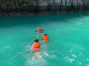 家族でシュノーケリング