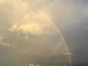 頂上で虹