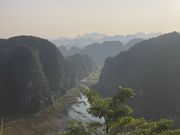 階段を登った先に絶景が待っています