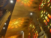 夕陽が差し込むサグラダファミリア