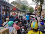 渋滞を搔い潜る運転手さん！