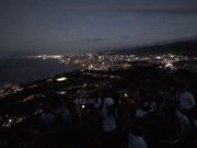 山頂！まだ日の出前。写真はホノルル側の景色