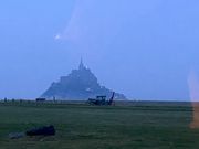 ホテルレストランから見る夕景のモンサンミッシェル