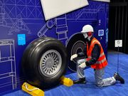 実際のタイヤを触らせていただけました