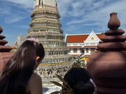 タイ衣装を着て寺院巡り