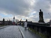 チェコの有名な橋に似ている