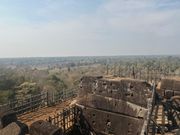 コー・ケーのピラミッドの上から