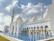 真っ白なグランドモスク