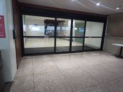 アラモアナビルディング入り口