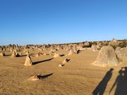 18時過ぎてもまだ暑いピナクルズヘ到着