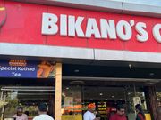 高速道路道中のサービスエリア