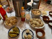 遊牧民族のゲル内食事。美味しかったです。