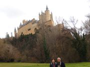 アルカサル城を背景に