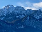 コロマン教会からノイシュバンシュタイン城を臨む