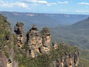 スリーシスターズ