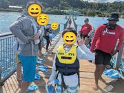 ライフセーバーのスタッフが数人一緒に行動してくれるので安心です！