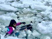 流氷の合間に浮かんでみました