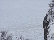 フレペの滝展望台から流氷を臨む