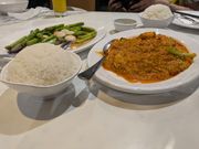 プーパッポンカレーとホタテとアスパラガスの中華炒め