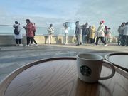 アメリカーノを飲みながら北朝鮮を見学。すごい体験。