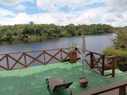 ロッジのリバーサイドテラス