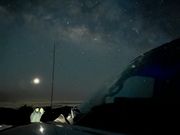 車に反射する位の星空！