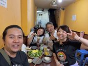 ローカルのお店も現地の人となら安心！