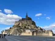 昼過ぎに近づいて来たモン・サン・ミシェル