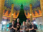 皆んなでお参り。