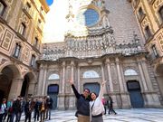 中庭中央の黒いマークが最高のパワースポット